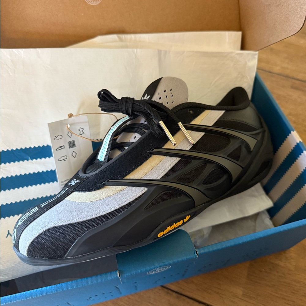 Adidas x Bad Bunny x Mercedes AMG F1 brand new size 6M/7W